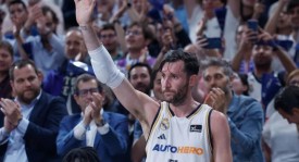 斯洛特队阵容调整争议：弗林蓬替补角色影响球队未来